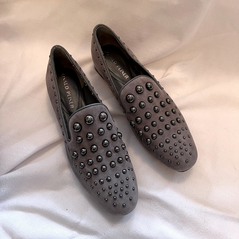 Donald Pliner Grey Suede Flats